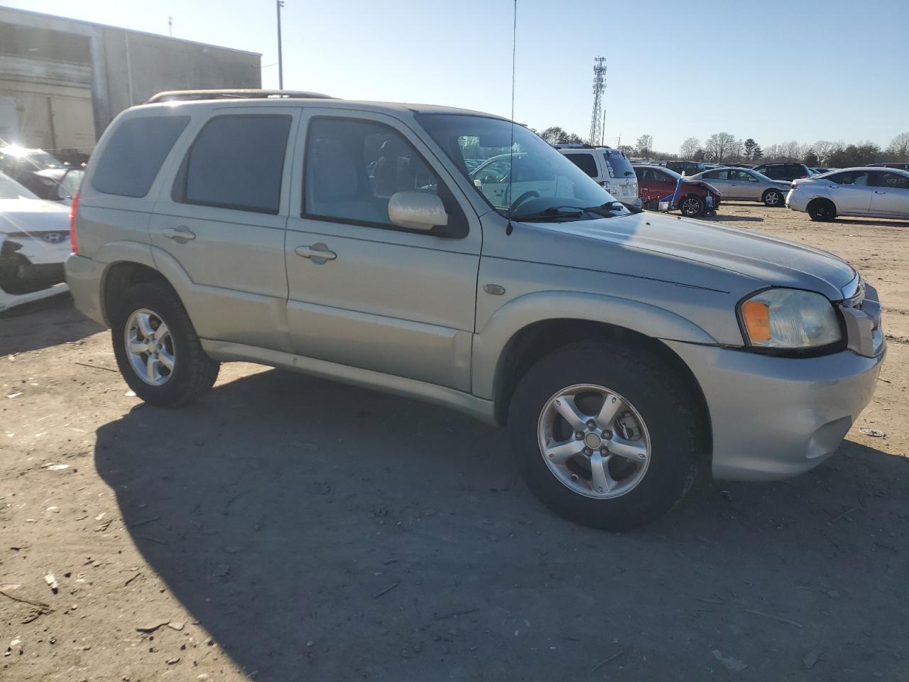 2005 Mazda Tribute - Image 4