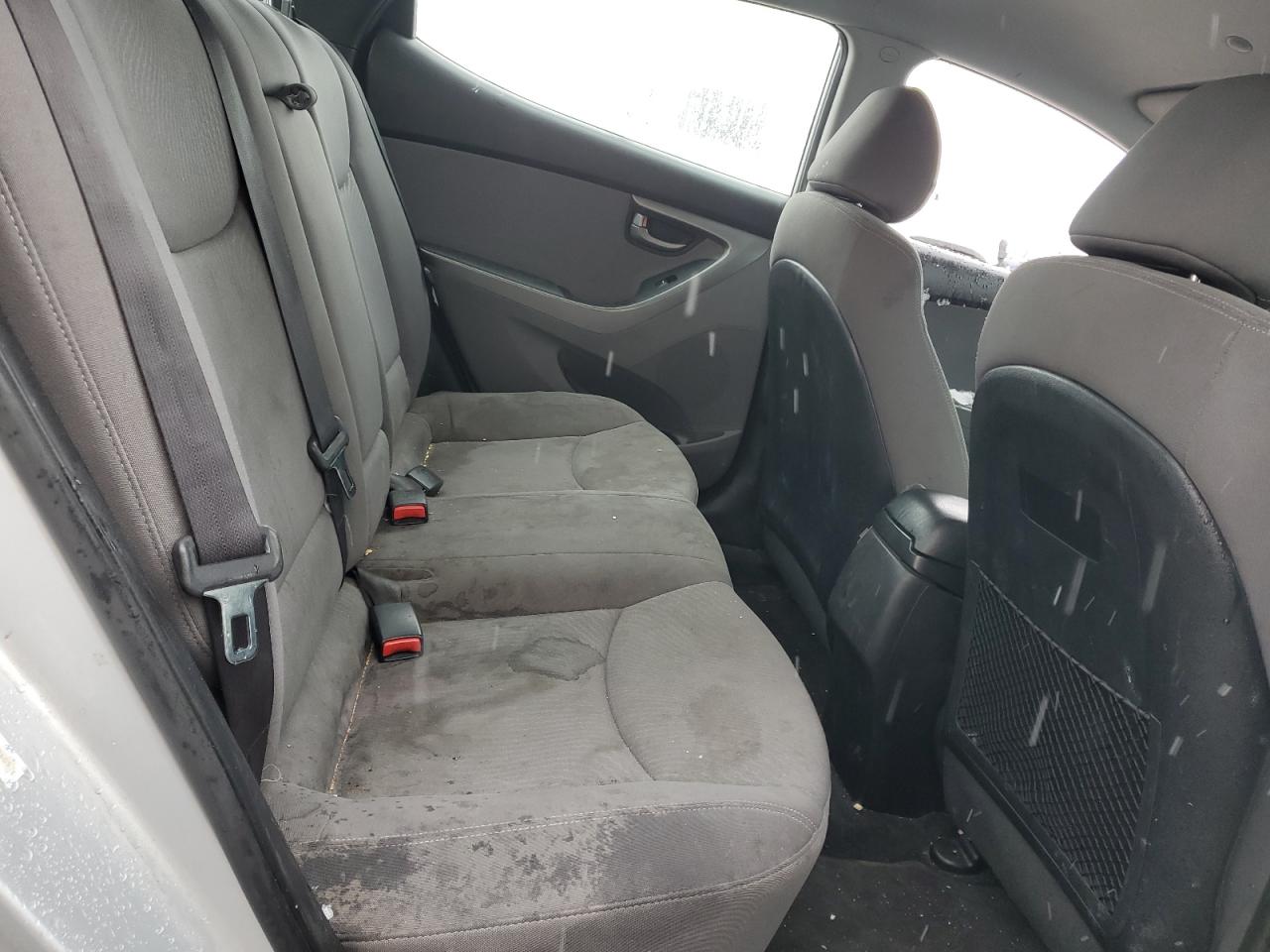 2015 Hyundai Elantra - Image 10