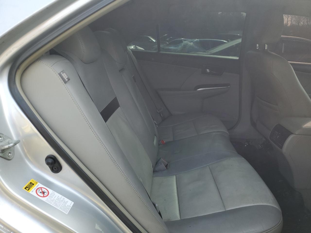 2012 Toyota Camry - Image 10