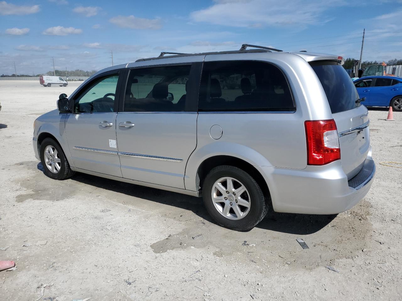 2012 Chrysler Town & Country - Image 2