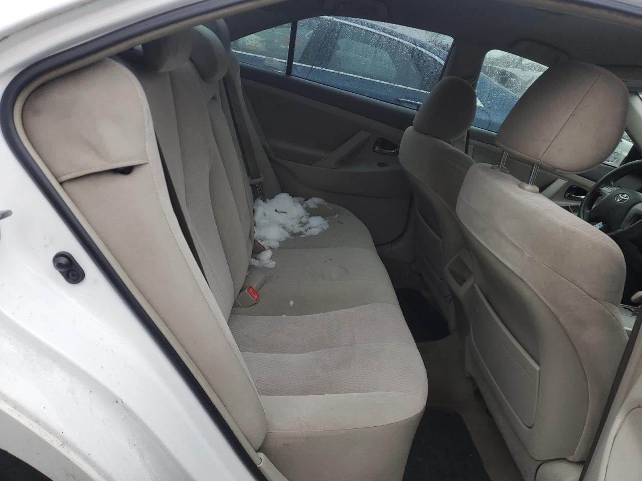 2011 Toyota Camry - Image 10