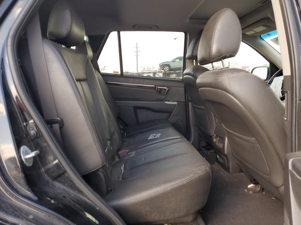 2011 Hyundai Santa Fe - Image 11