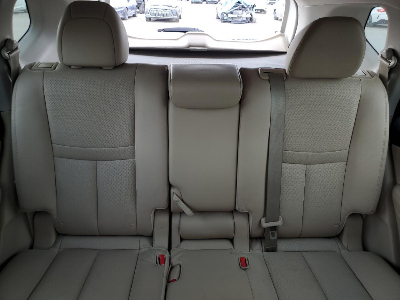 2015 Nissan Rogue - Image 10