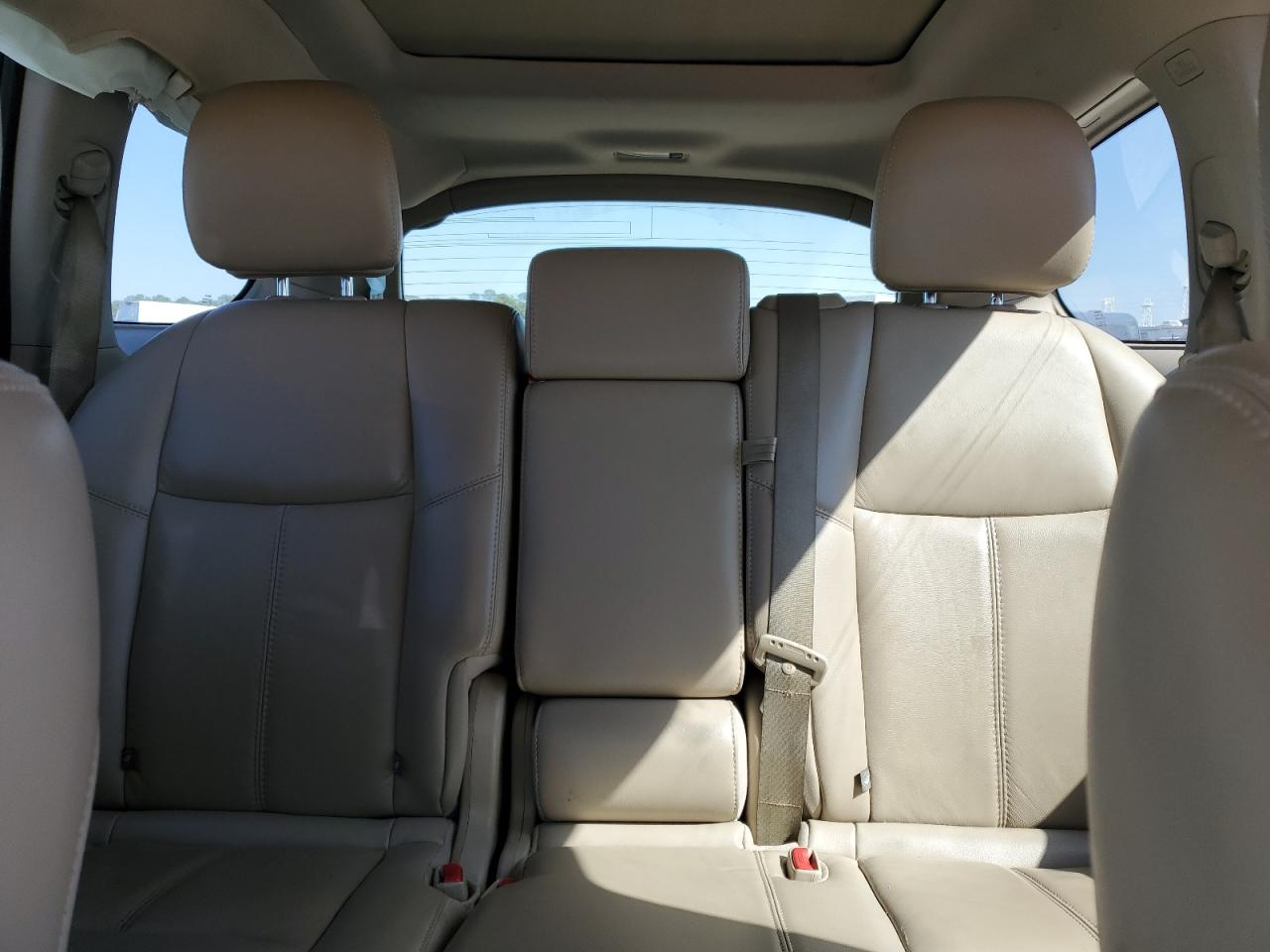 2015 Nissan Pathfinder - Image 10