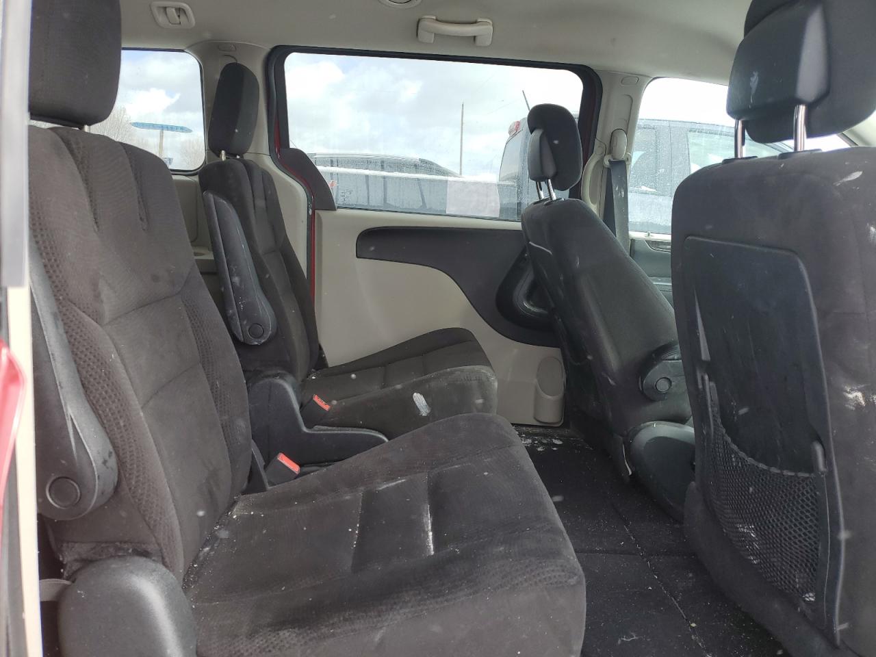 2014 Dodge Caravan - Image 11