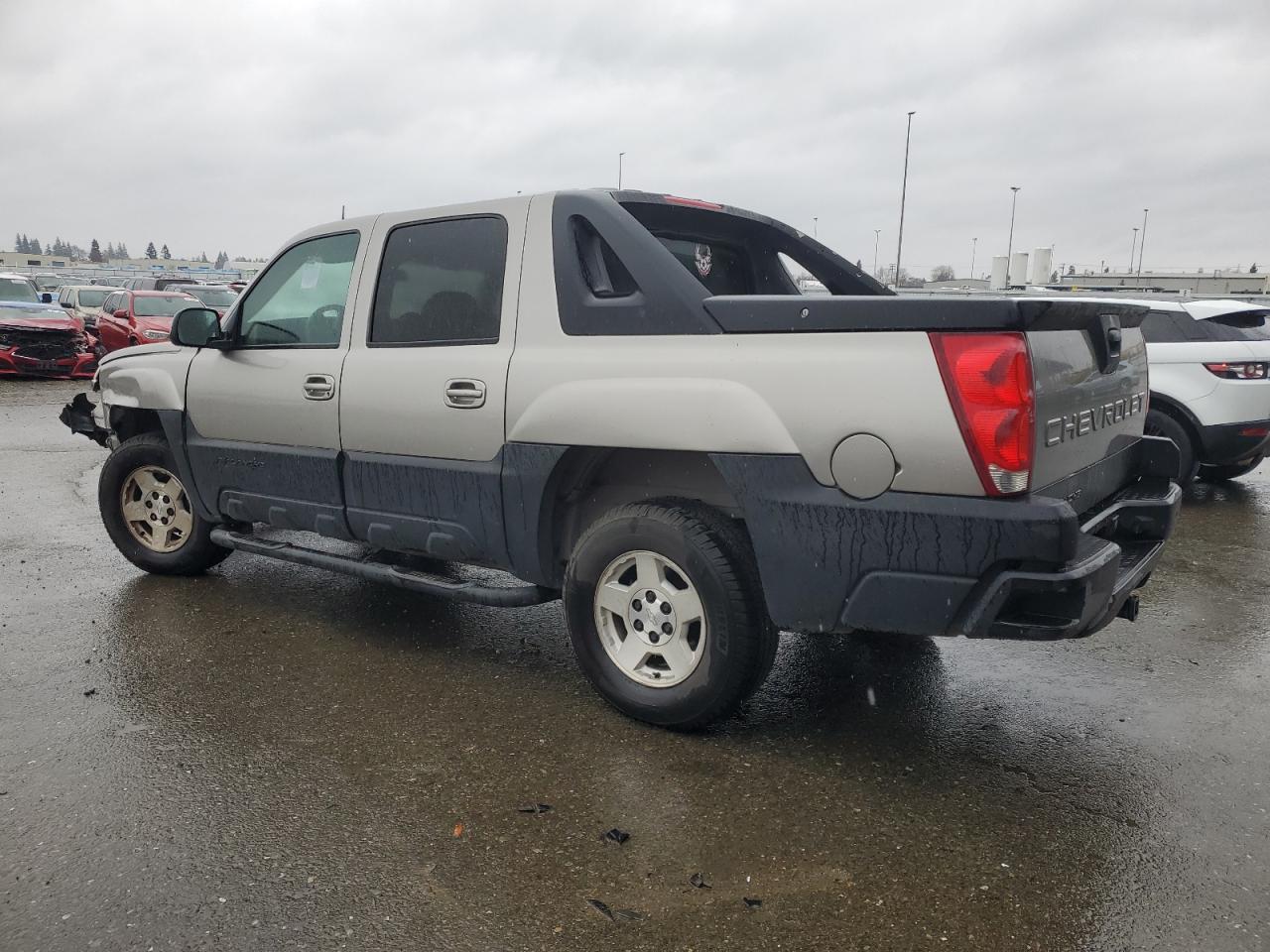2003 Chevrolet Avalanche - Image 2