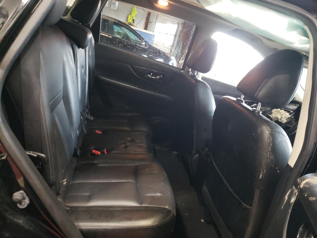 2018 Nissan Rogue - Image 11