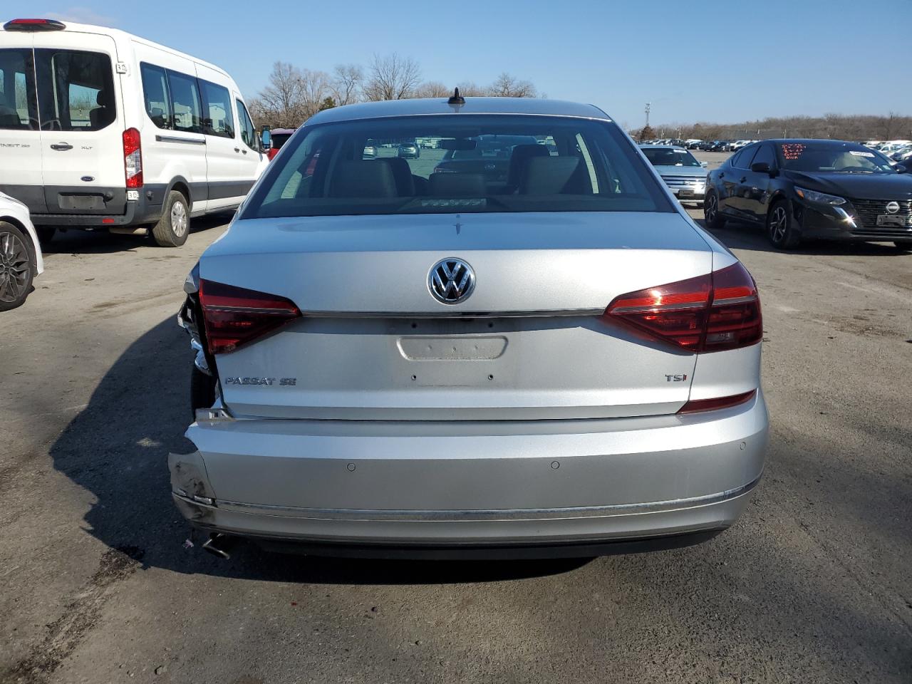 2017 Volkswagen Passat - Image 6