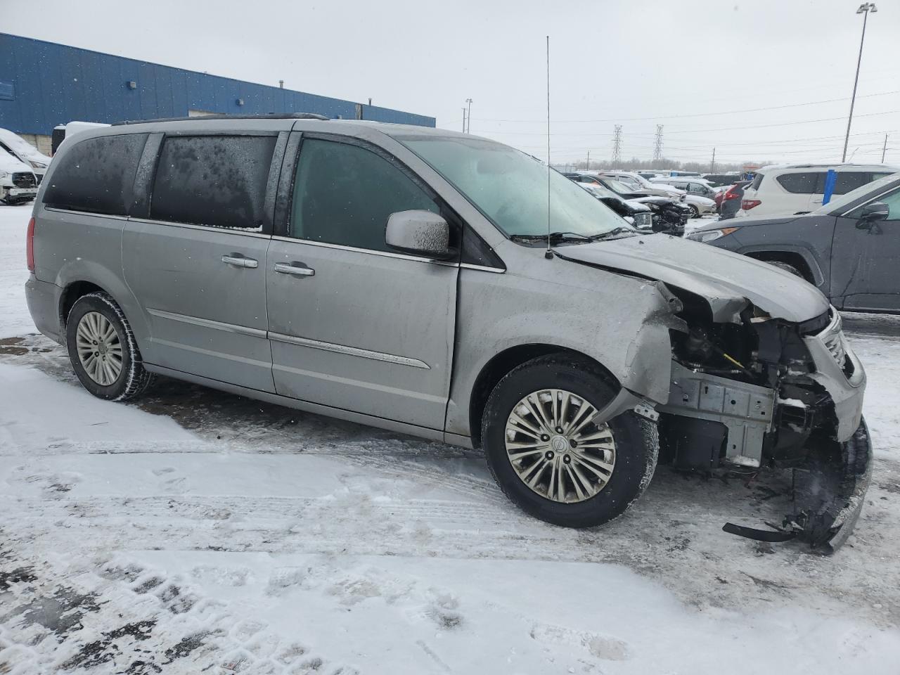 2016 Chrysler Town & Country - Image 4