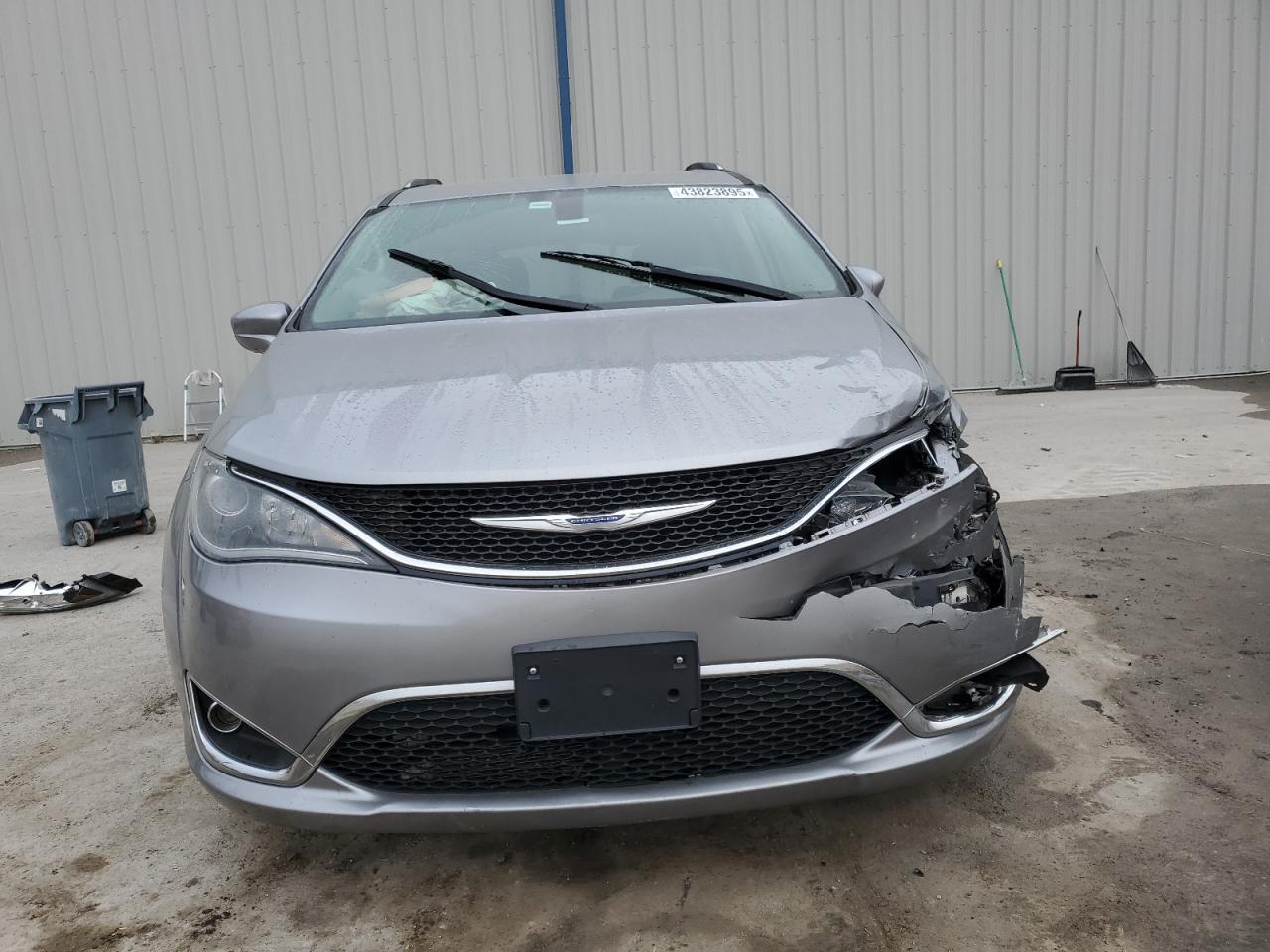 2018 Chrysler Pacifica - Image 5