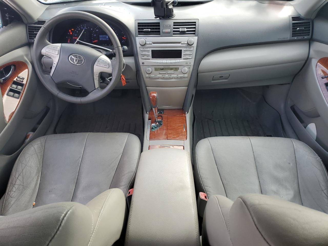 2011 Toyota Camry - Image 8