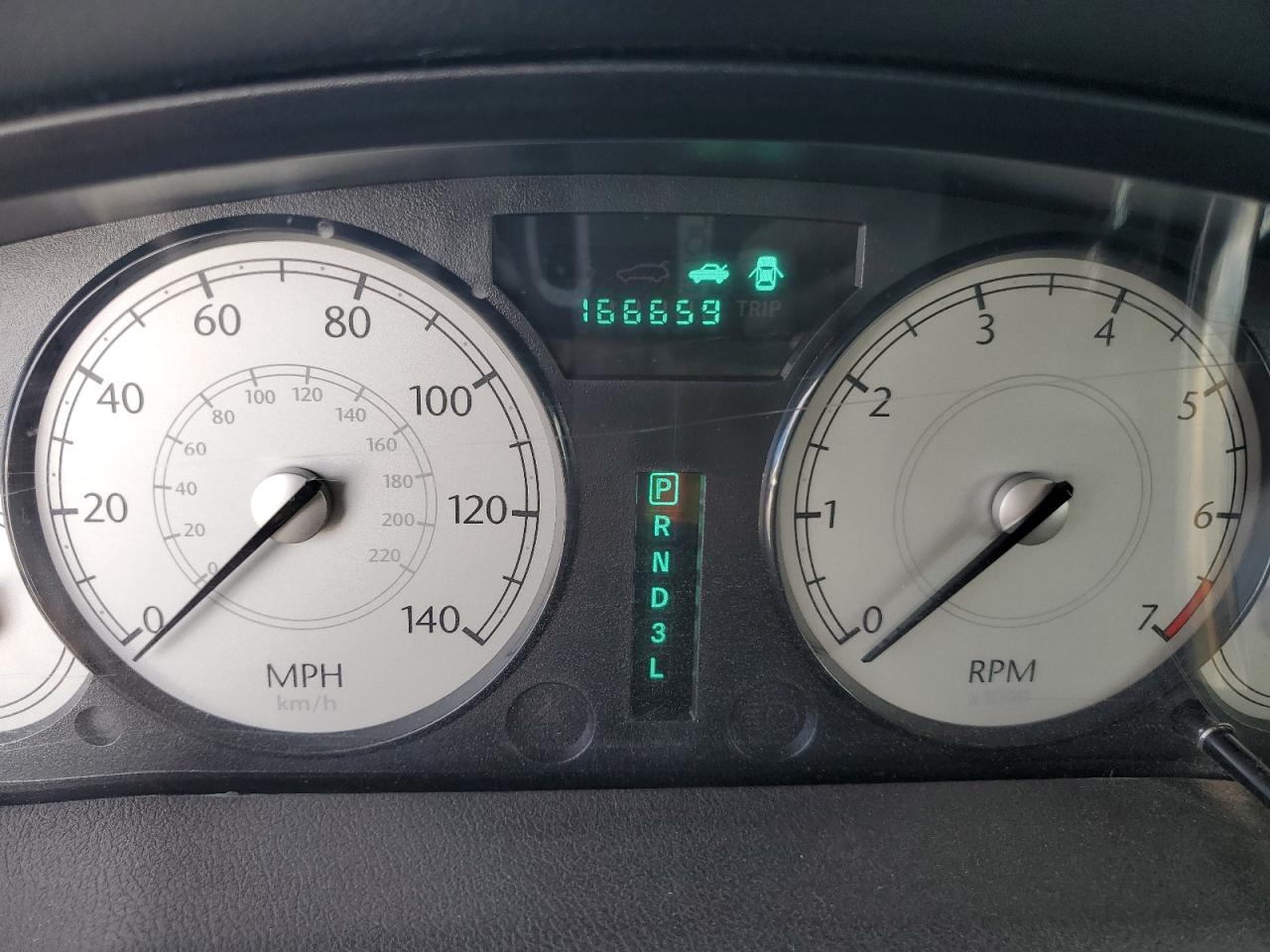 2005 Chrysler 300 - Image 9