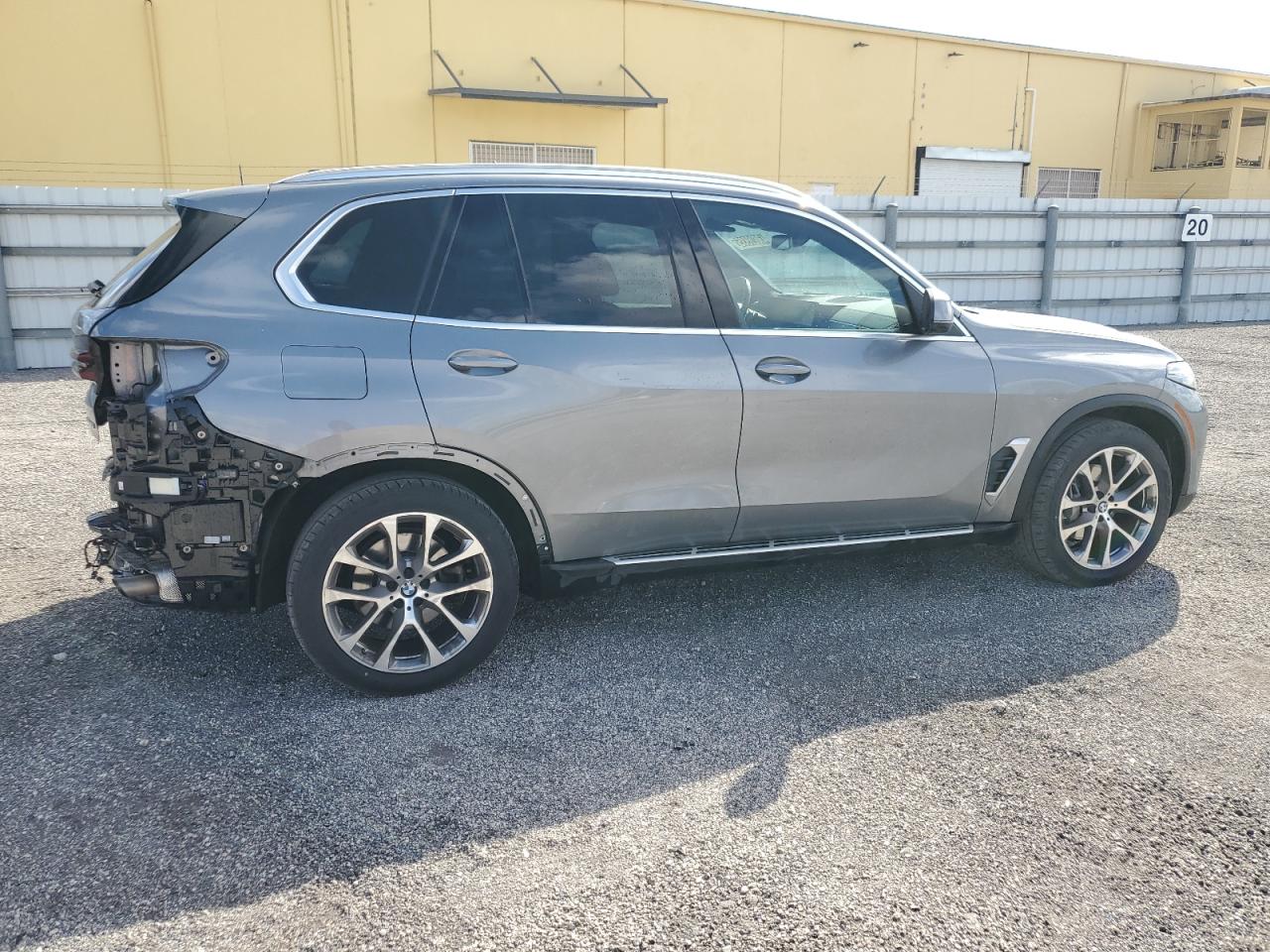 2024 BMW X5 - Image 3