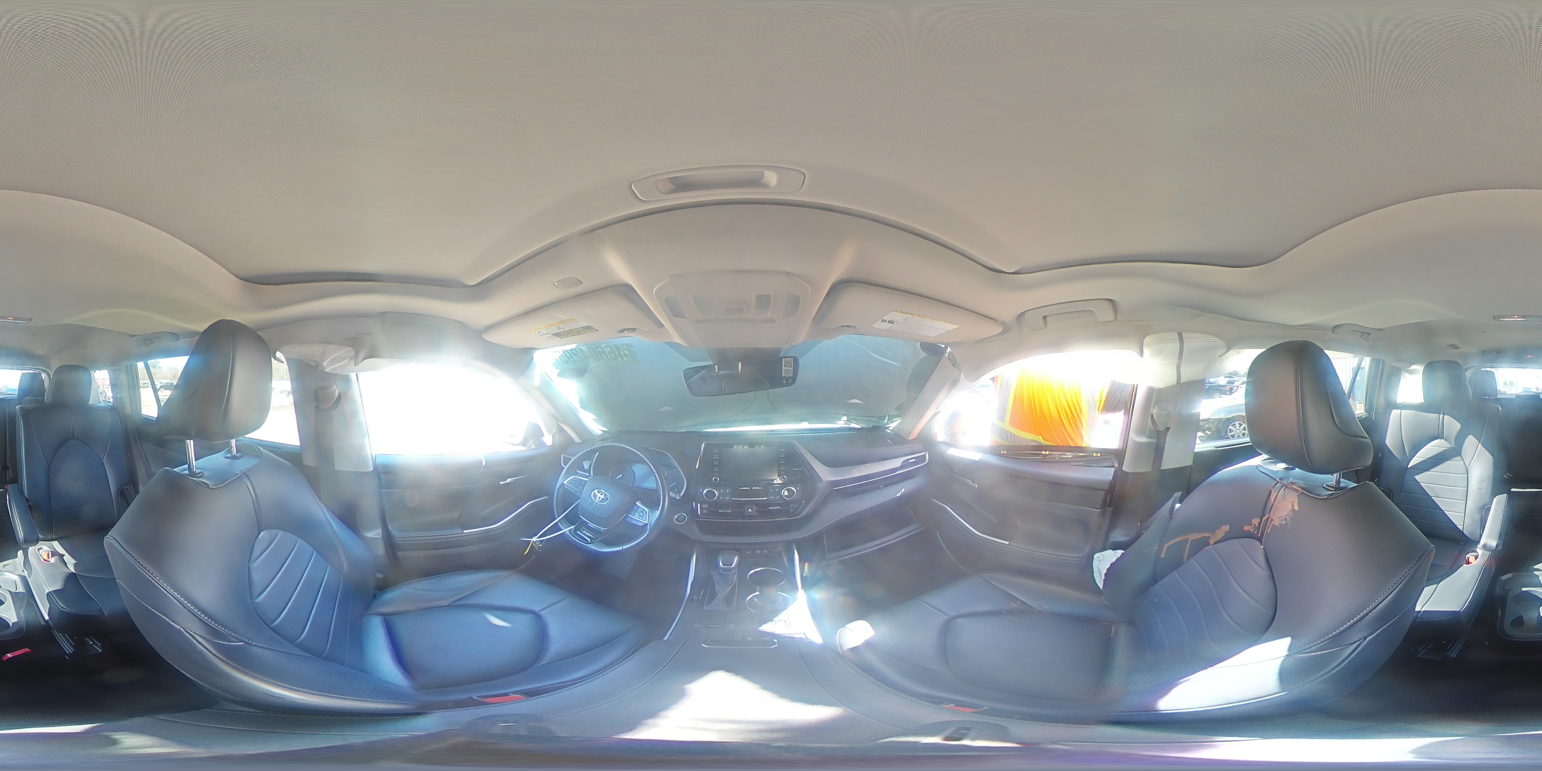 2021 Toyota Highlander - Image 15