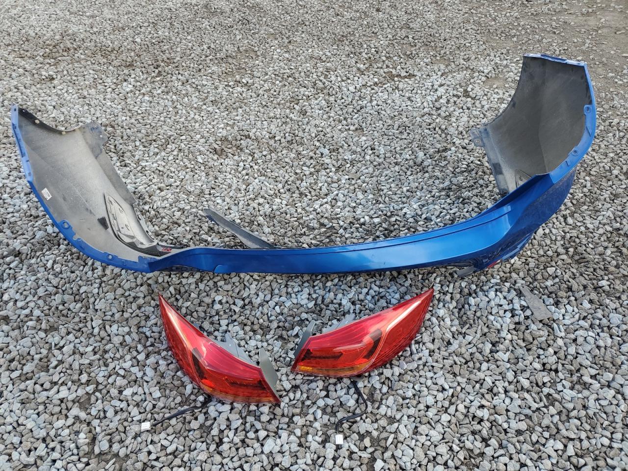 2017 Hyundai Elantra - Image 12