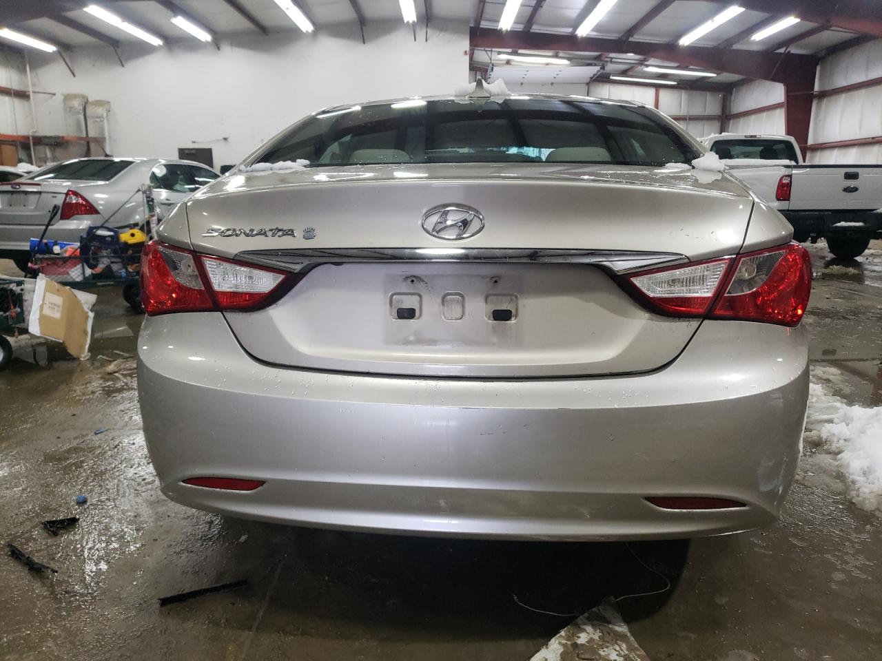 2011 Hyundai Sonata - Image 6