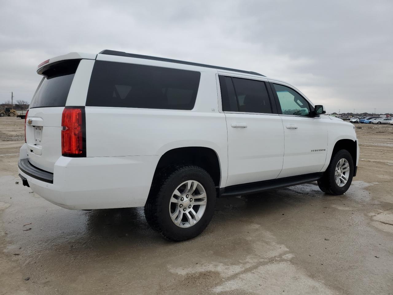 2018 Chevrolet Suburban - Image 3