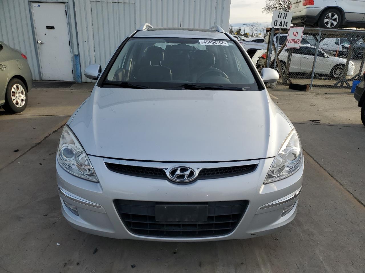 2011 Hyundai Elantra - Image 5