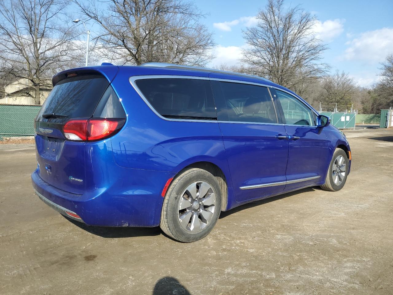 2018 Chrysler Pacifica - Image 3
