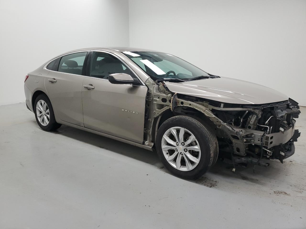 2022 Chevrolet Malibu - Image 4