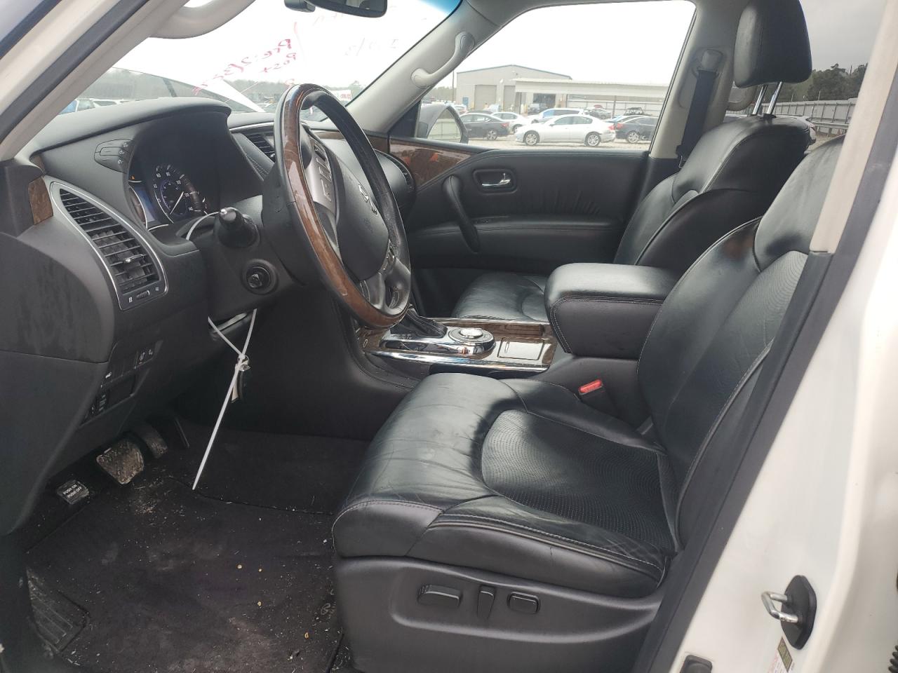 2017 Infiniti QX80 - Image 7