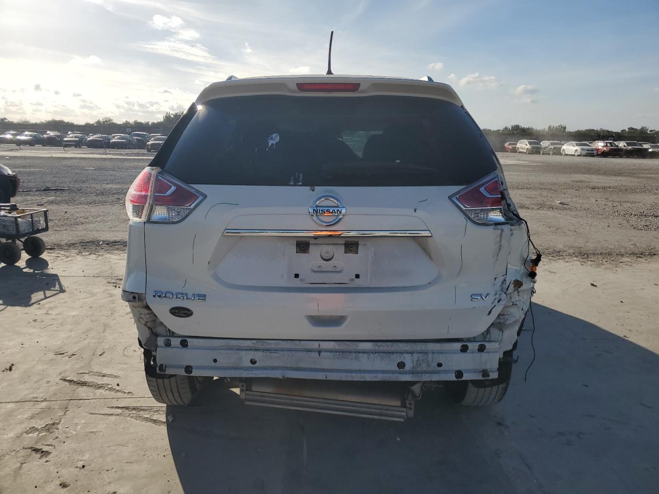 2015 Nissan Rogue - Image 6