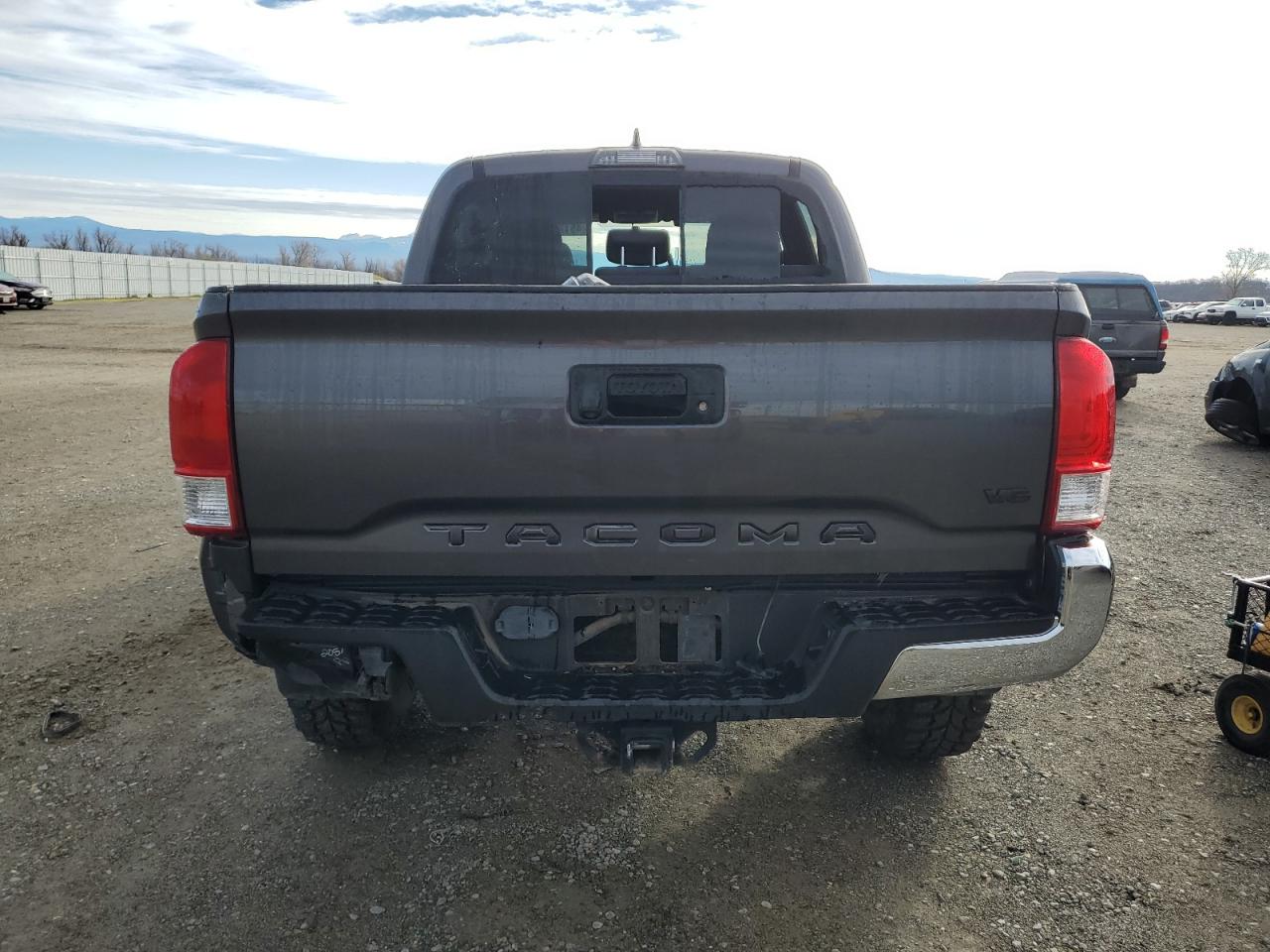 2017 Toyota Tacoma - Image 6