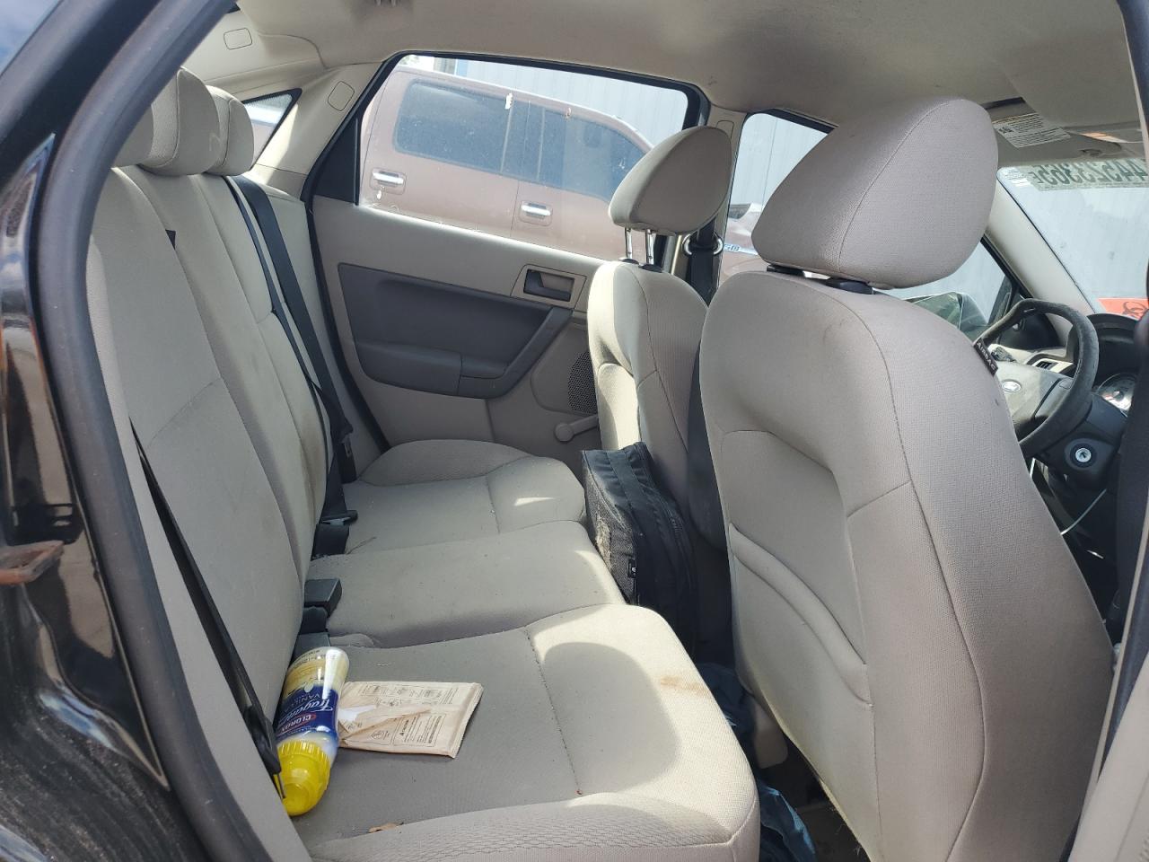 2010 Ford Focus - Image 10
