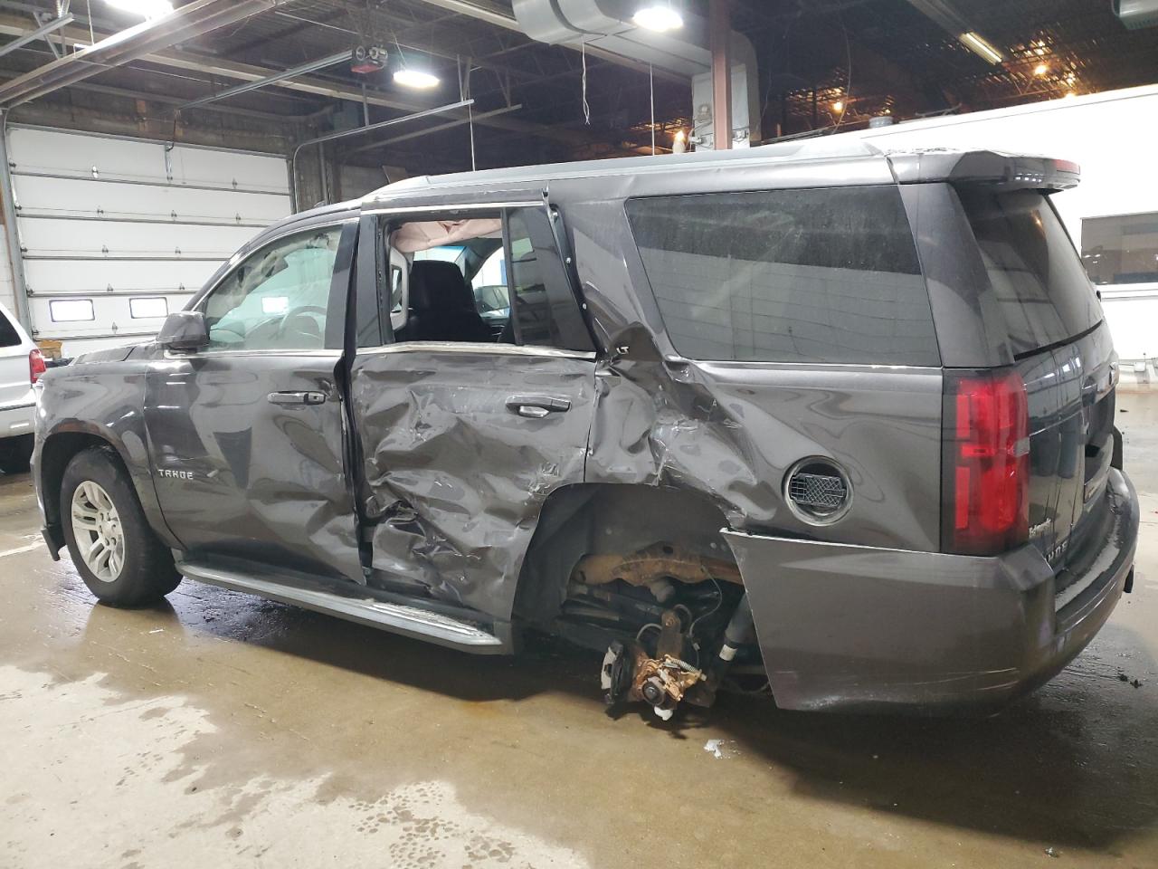 2016 Chevrolet Tahoe - Image 2