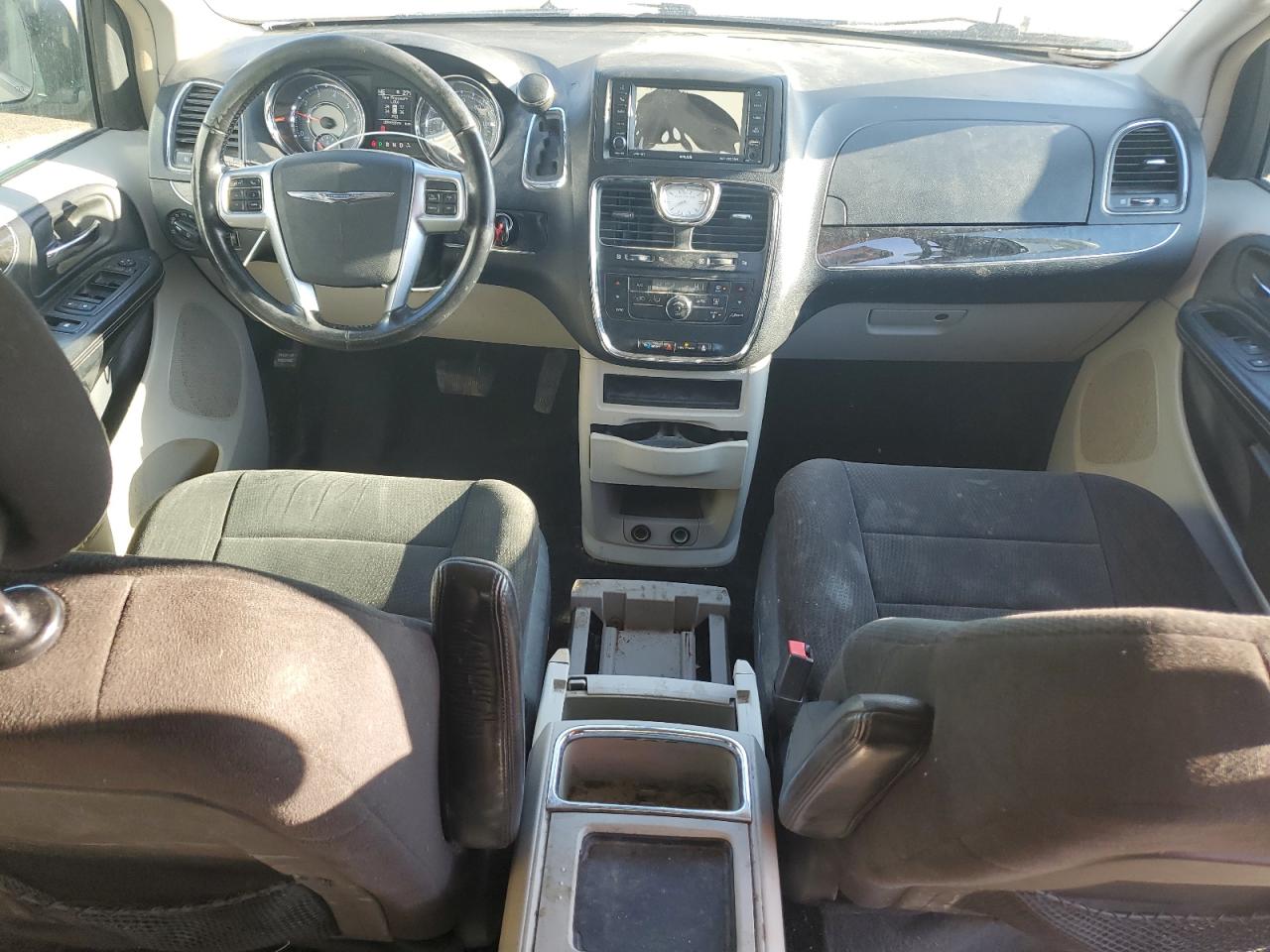 2012 Chrysler Town & Country - Image 8