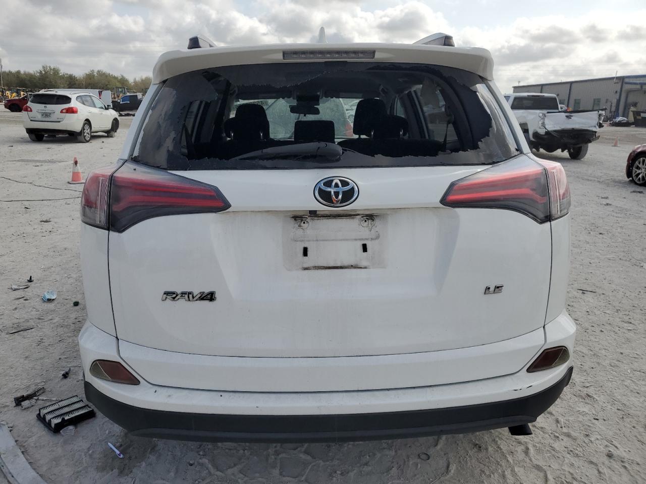 2017 Toyota RAV 4 - Image 6
