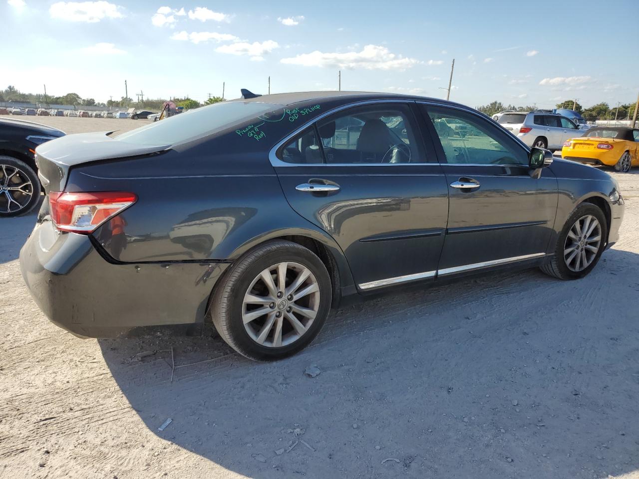 2010 Lexus ES - Image 3