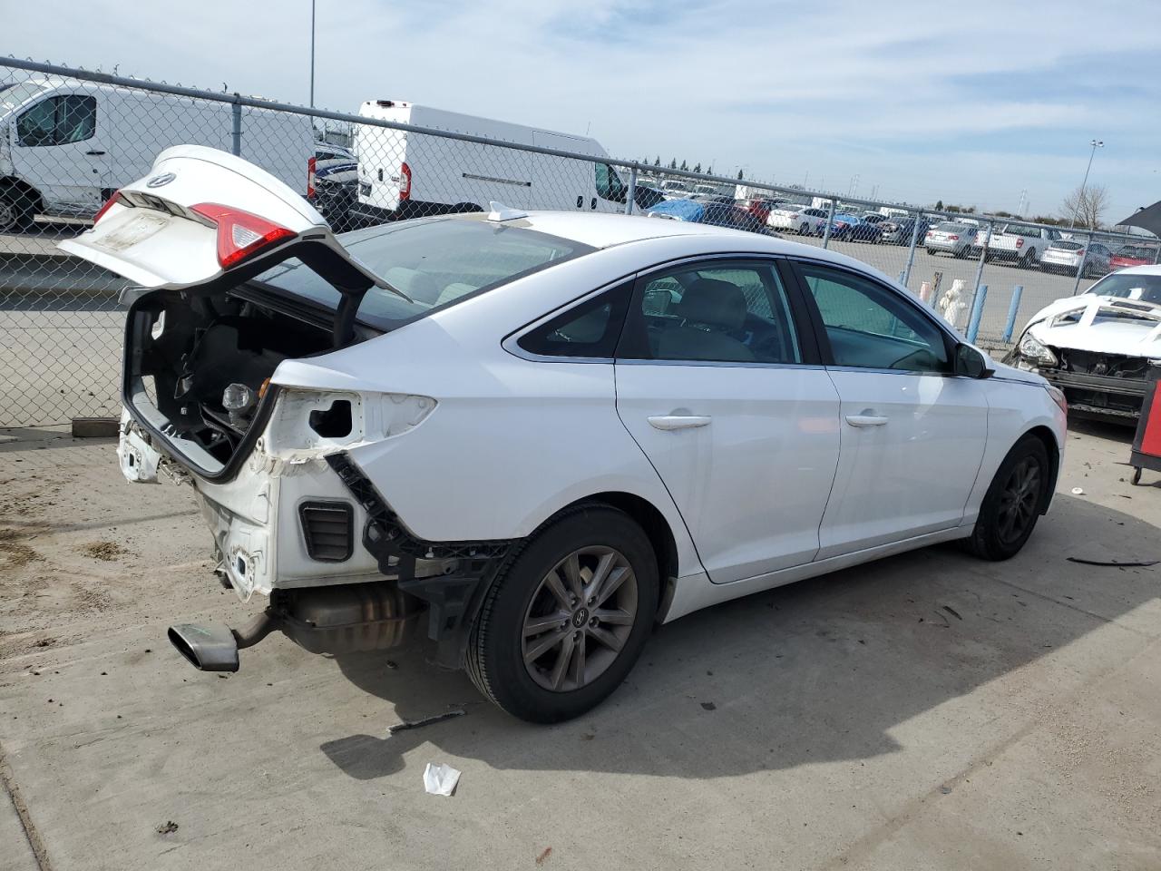2015 Hyundai Sonata - Image 3