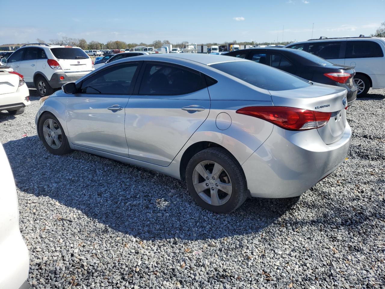 2013 Hyundai Elantra - Image 2