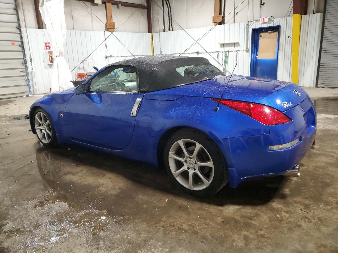 2004 Nissan 350Z - Image 2