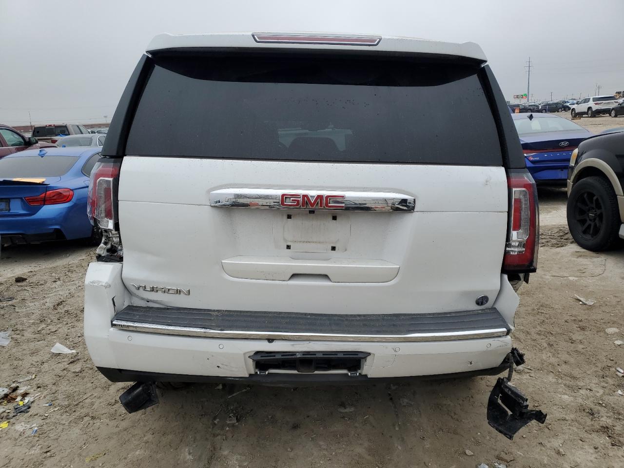 2018 GMC Yukon - Image 6