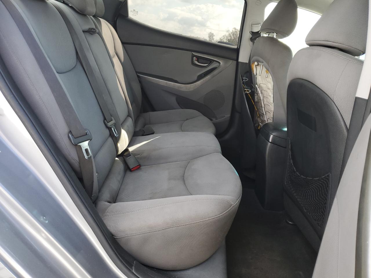 2013 Hyundai Elantra - Image 10