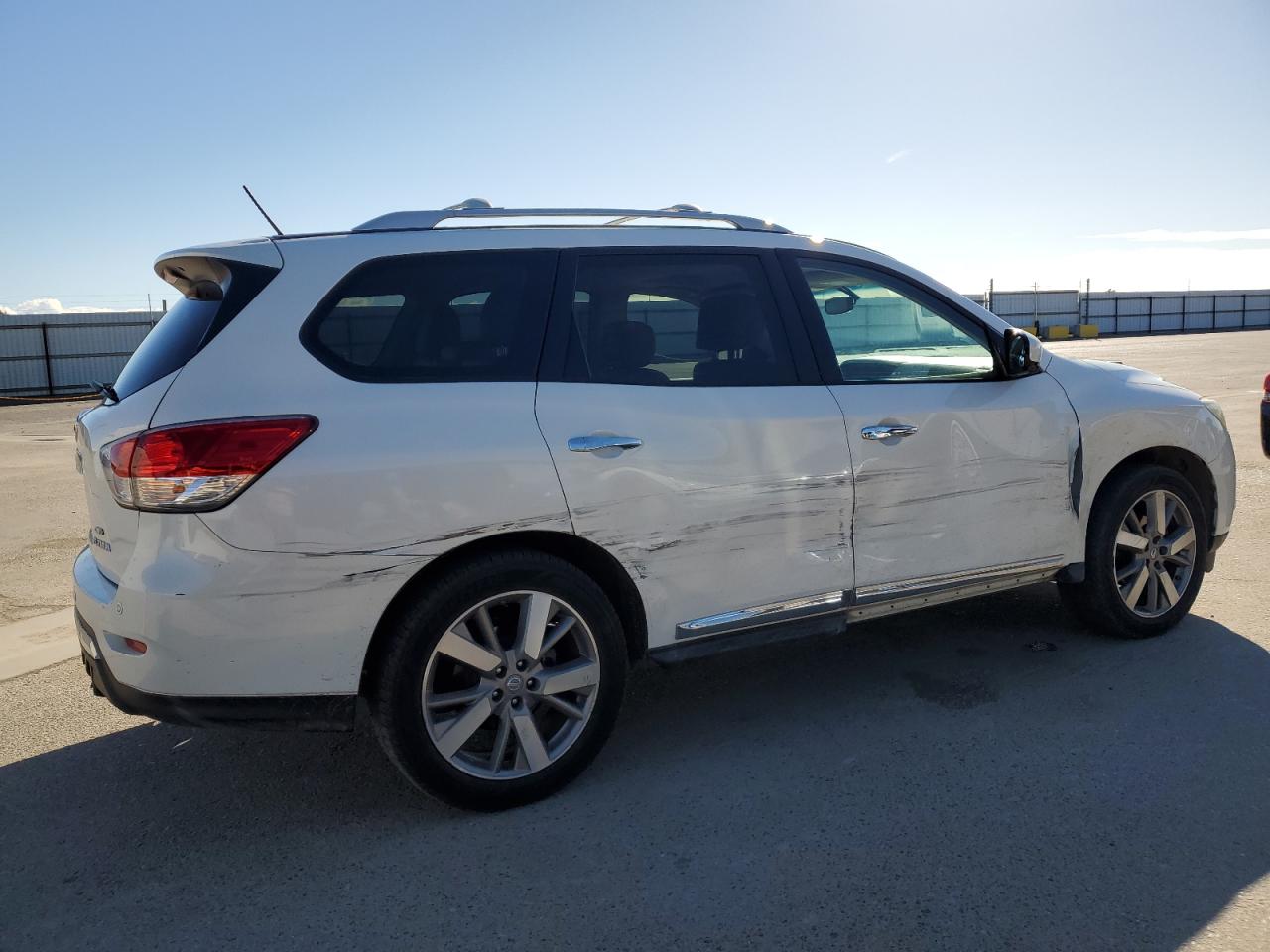 2014 Nissan Pathfinder - Image 3