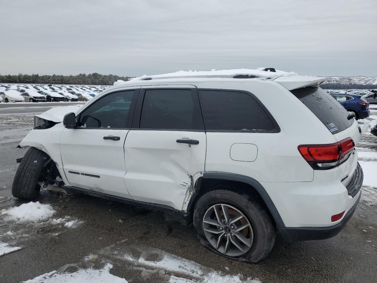 2020 Jeep Grand Cherokee - Image 2