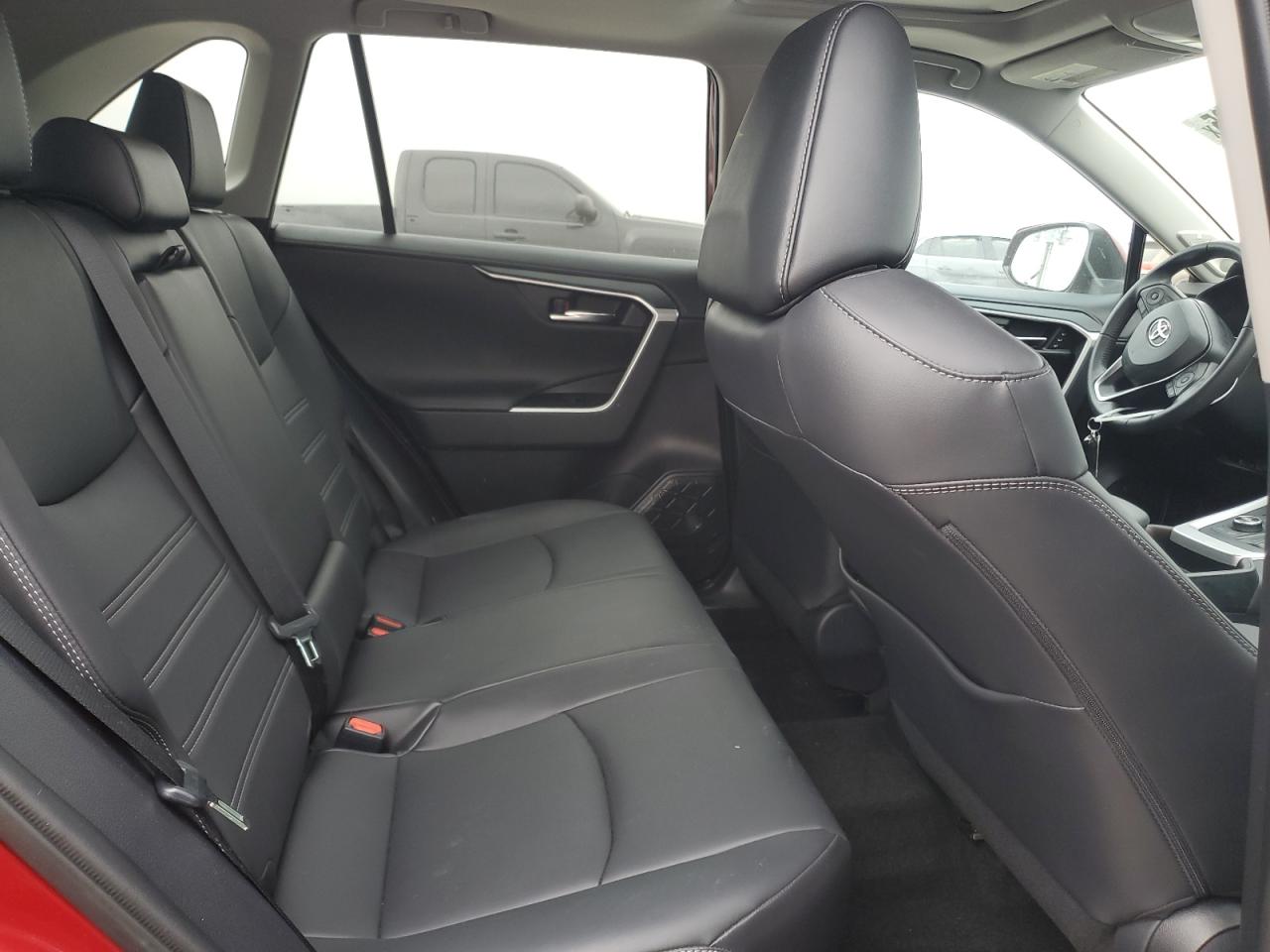 2019 Toyota RAV 4 - Image 11