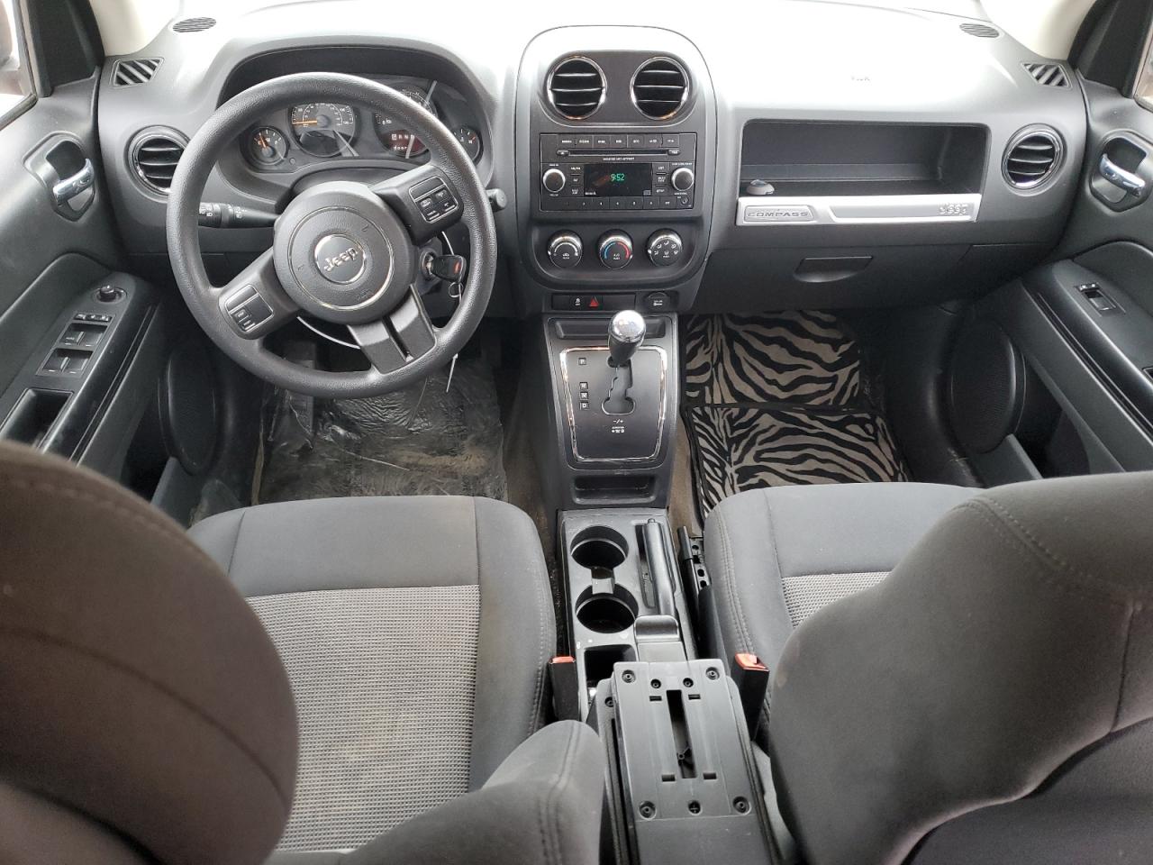 2015 Jeep Compass - Image 8
