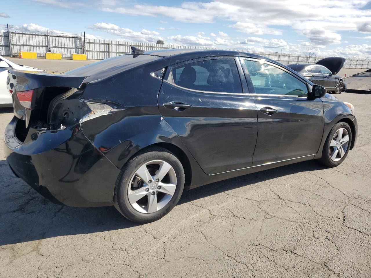 2013 Hyundai Elantra - Image 3