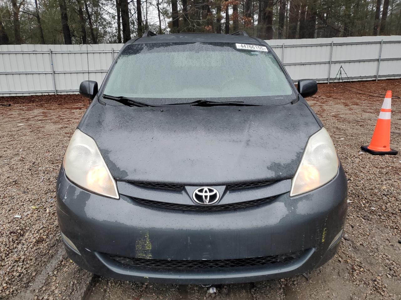 2009 Toyota Sienna - Image 5