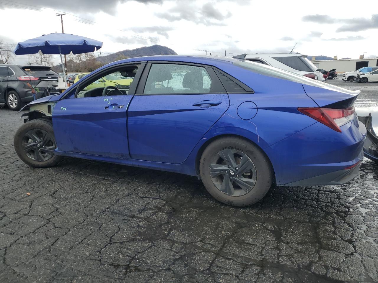 2022 Hyundai Elantra - Image 2