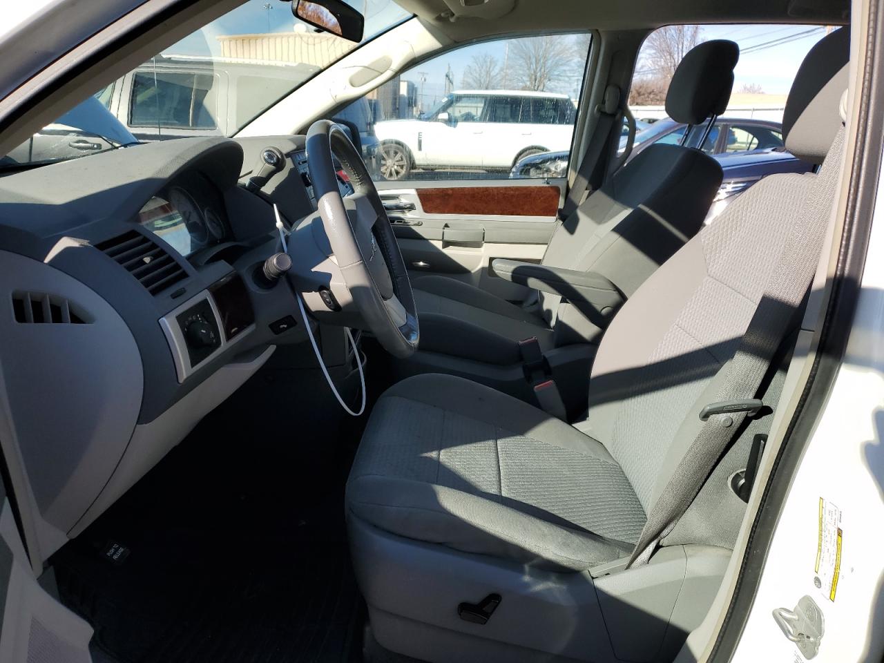 2010 Chrysler Town & Country Touring VIN: 2A4RR5D11AR460878 Lot: 46420665