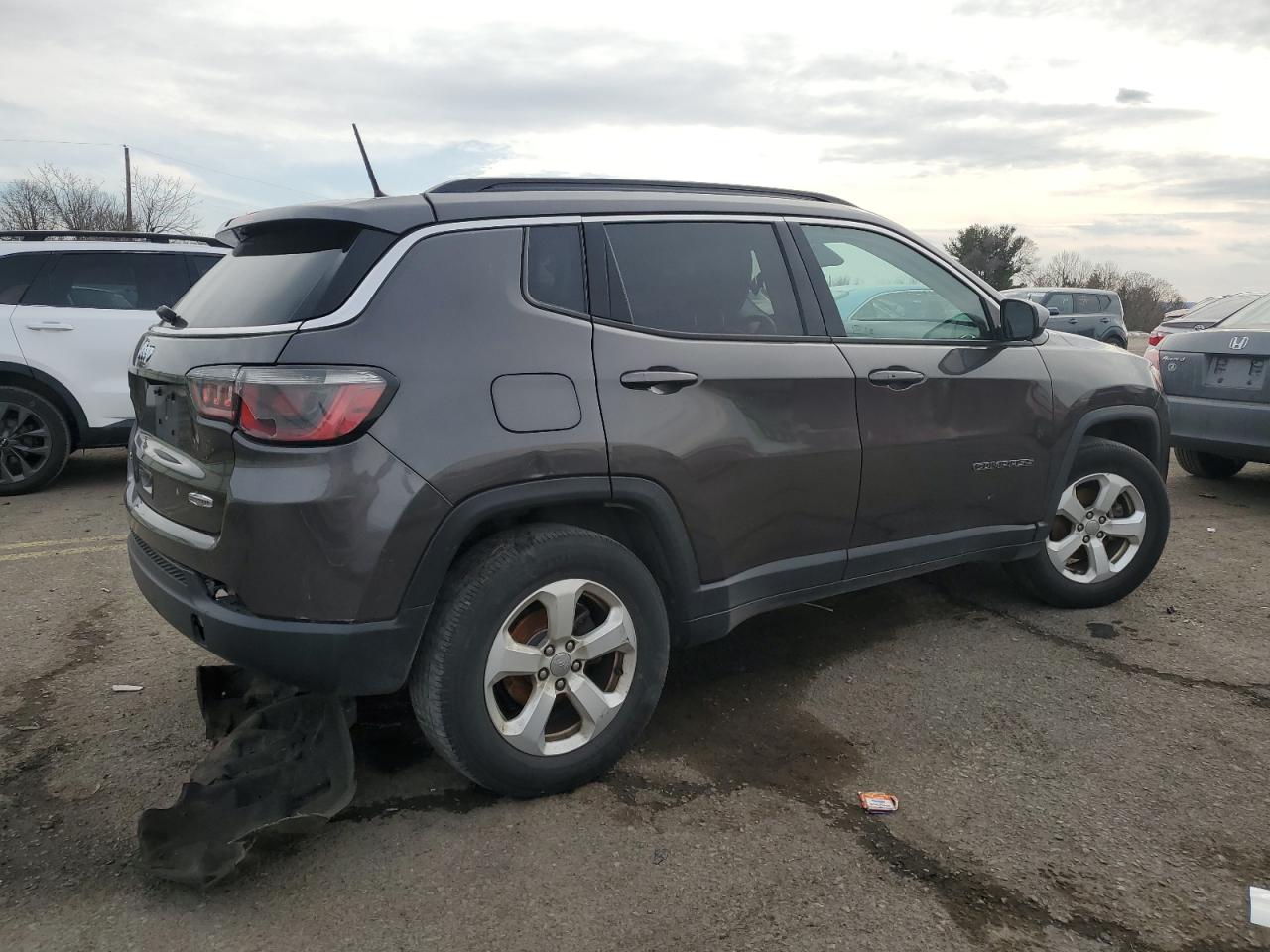2018 Jeep Compass - Image 3