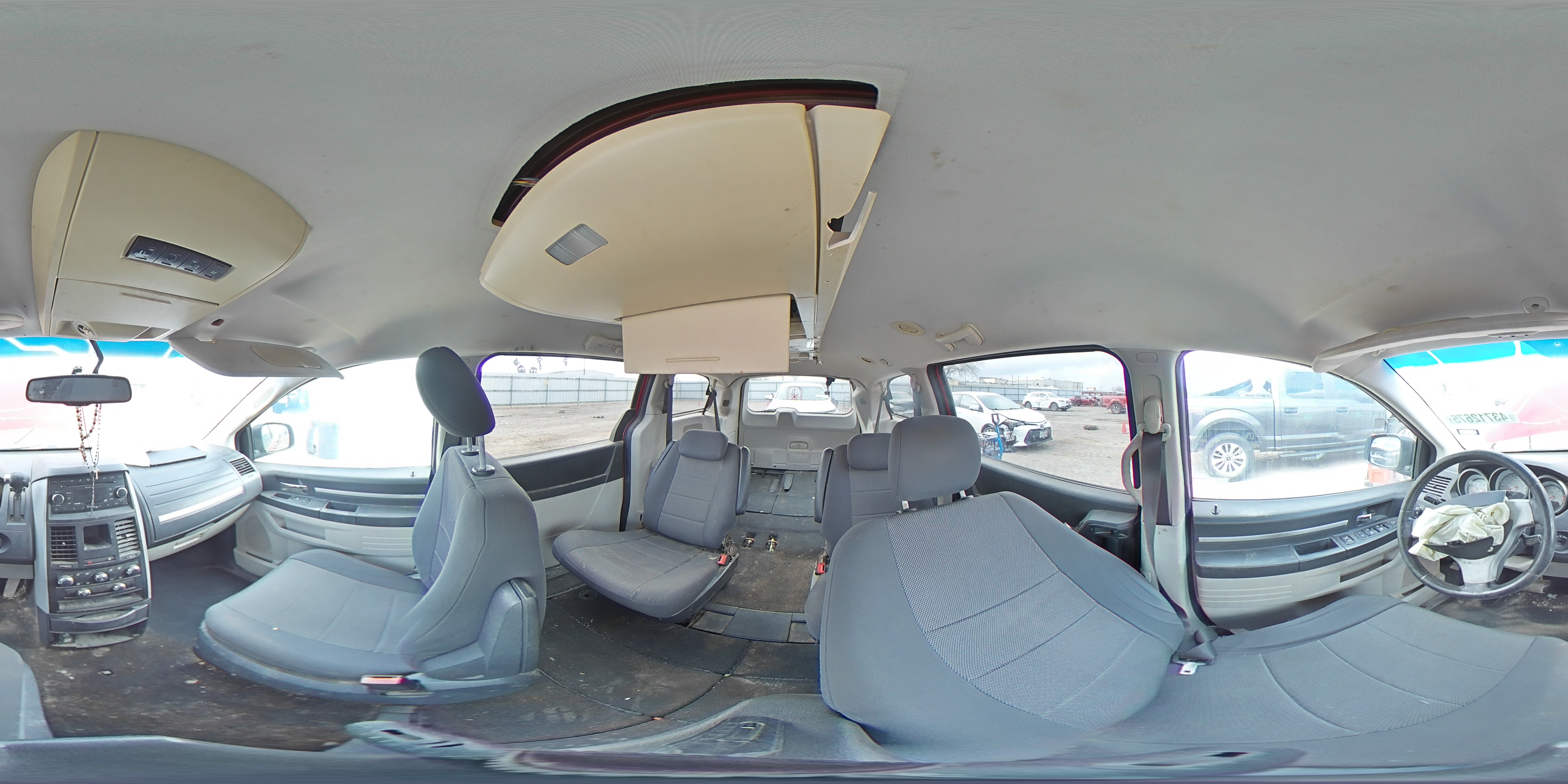 2008 Dodge Caravan - Image 14