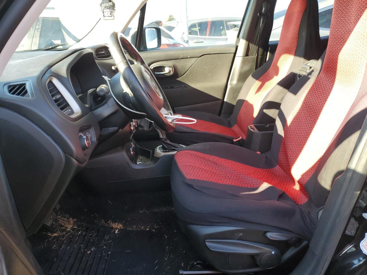 2016 Jeep Renegade - Image 7