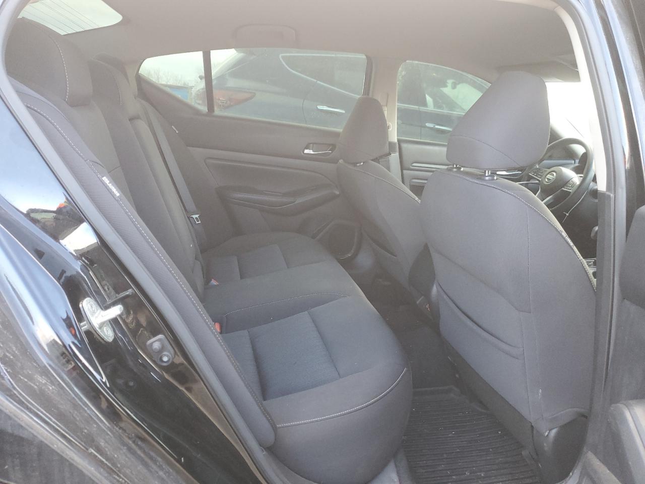 2020 Nissan Altima - Image 10