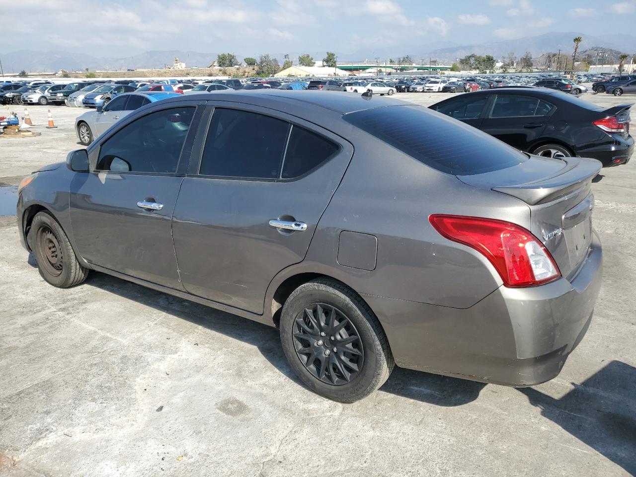 2016 Nissan Versa - Image 2